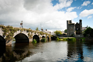 The nine-arched 14th century bridge in Leighlinbridge.